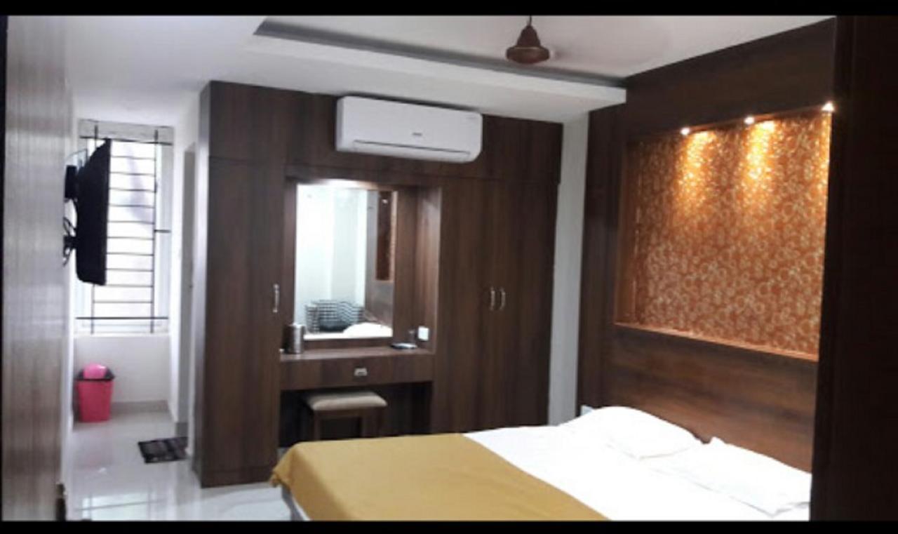 Hotel Gowri Sankar Ambāsamudram Exterior foto